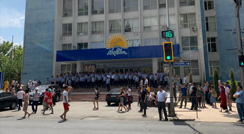 Шымкенттегі Nur Otan ғимараты