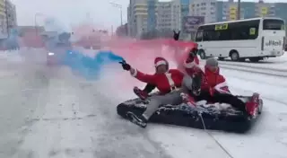 Петропавлда матрацпен сырғанаған пранкерлер ұсталды