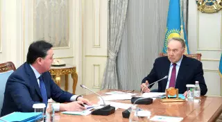 "Ел экономикасы тұрақты дамып келеді" - Мамин Назарбаевпен кездесу барысында