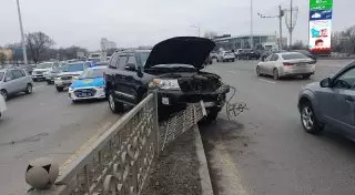 Алматыда Land Cruiser мен Pajero және RAV4 автокөліктері соқтығысты