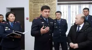 Полиция халыққа ашық қызмет көрсетеді