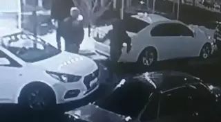 Алматыда мас жолаушы такси жүргізушісіне пышақпен шабуыл жасады