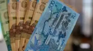 Өскеменде полицейлерге пара берген үш адам жазаға тартылуы мүмкін