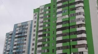 Павлодарда қыз бала көпқабатты үйден құлап кетті