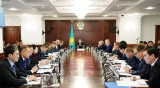 Мамин әкімдер мен министрлерге бюджет шығындарын қысқартуға бір апта уақыт берді