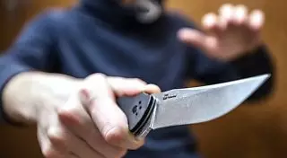 Қостанайда ер адам бұрынғы әйеліне пышақпен шабуылдады