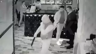 Ақтау кафесінде атыс болды - видео