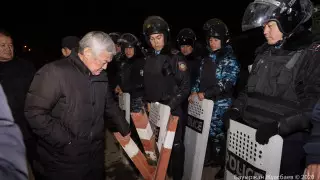 Сапарбаев түнде Қордай ауданындағы төрт ауылды аралады