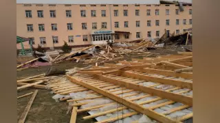 Түркістан облысында екпіні күшті желден мектептің шатыры қирады