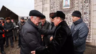 Үкімет комиссиясы "Масанчи оқиғасынан" қаза тапқан Дархан Әбдірақымның отбасына барды