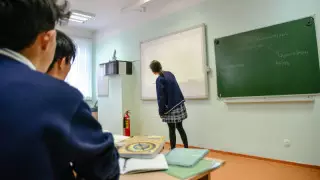 Көлгінов Нұр-Сұлтанда мектеп жетіспеушілігі мәселесін шешуге уәде берді