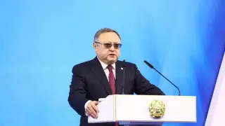 Ақтөбе облысының әкімі күнін көре алмай жүргендердің желілік маркетингке ақша құятынын сынады