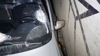 Алматыда жасөспірім қыздарды жол жиегінде көлік қағып кетті: бірінің жағдайы ауыр