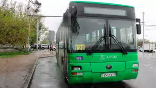 Балаларды балабақша мен мектепке жеткізу проблемаға айналып барады - Сағынтаев