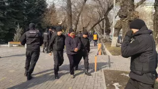 Нұр-Сұлтан мен Алматыда рұқсат етілмеген митингілер өтті: 53 адам ұсталды