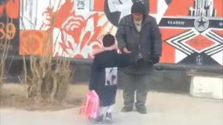 Желі қолданушылары ақтаулық мейірімді қыздың видеосын талқылап жатыр