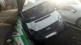 Алматыда аялдамада тұрған әйелдің аяғын көлік жұлып кетті