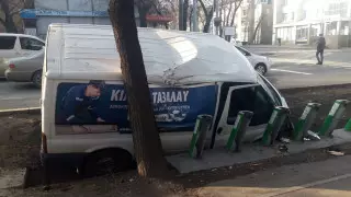 Алматыда аялдамада тұрған әйелдің аяғын жұлып кеткен жүргізуші мас болған