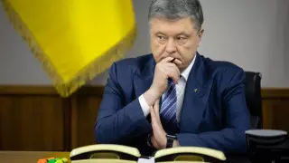 Петр Порошенко тергеу қарсаңында Украинадан қашып кетті