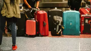 26 қазақстандық Омбы әуежайынан шыға алмай қалды