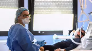 Испанияда бір түнде коронавирустан 700-ден аса адам қайтыс болған