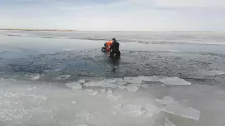 Қарағанды облысында көлік мұз астында қалып қойды: қаза тапқандар бар