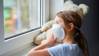 "Коронавирус шаш арқылы жұғады": cанитар дәрігер WhatsApp-та тараған хабарламаға пікір білдірді