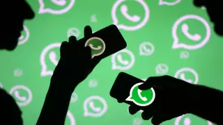 WhatsApp-та карантин уақыты ұзаратыны туралы хабарлама тарап жатыр
