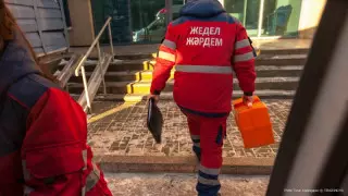 Ақтауда ер адам карантиннен қашамын деп омыртқасын сындырды