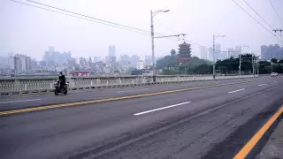 Коронавирус ошағы болып саналатын Ухан қалыпты өмір сүре бастады