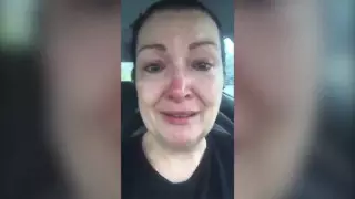 Медбике жылап тұрып видеоүндеу жасады