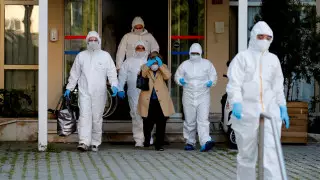 Дүниежүзінде коронавирустан қайтыс болғандар саны 105 мыңнан асты