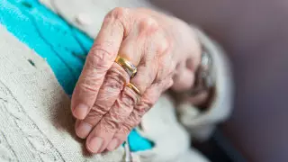 Нұр-Сұлтанда коронавирус жұқтырған 82 жастағы әжей ауруханадан шығарылды