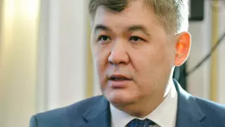 Біртанов COVID-19 жұқтырған орталық аурухананың дәрігерлеріне қатысты пікір білдірді