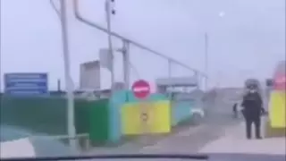 Алматы облысында Bentley жүргізушісі полицейлерге бағынбай, блокбекеттен өткен