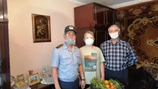 ШҚО-да сотталушылар ардагерлерге өз қолымен өсірген көкөністерді жіберді