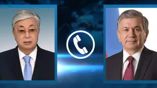 Тоқаев пен Мирзиёев телефон арқылы сөйлесті