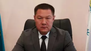 Алматыда ауданның экс-әкімі миллиондаған ақша жымқырғаны үшін сотталды