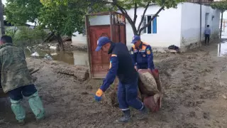 Түркістан облысында жаңбыр салдарынан эвакуацияланған адамдар үйіне оралып жатыр