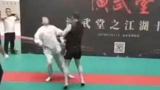 MMA файтері қарсыласын 30 секундта нокаутқа түсірді