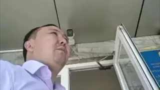 "Сасықсың ғой сен" - Тұрғынға тіл тигізген шенеунік жұмысынан қуылды