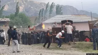 Қырғыздар мен өзбектер шекарада суға таласып, қақтығысты