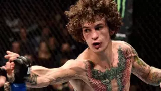 Файтер бірінші раундта-ақ қарсыласын бір соққымен есінен тандырған - видео