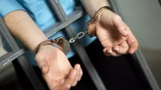 Шымкентте тұрғындардың сеніміне кіріп, 6 миллион теңге жымқырған алаяқ ұсталды