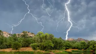 Қазақстанның бірнеше өңірінде 41 градус ыстық болып, жауын жауады