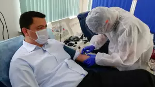 Надыров коронавирусы бар ауыр науқастарды емдеу үшін қолданылатын плазманы тапсырды