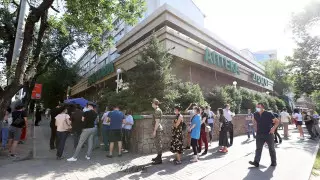 Алматыда дәрі-дәрмекті қайдан алуға болады: дәріханалар тізімі