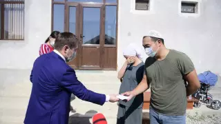 Шымкентте қайтыс болған дәрігерлердің отбасына мемлекеттік наградалар табыс етілді