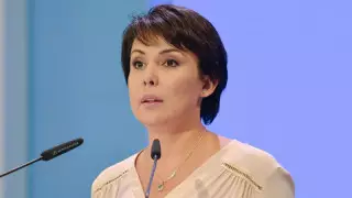 Аружан Саин 42 500 теңгені берудің жаңа жолын ұсынды