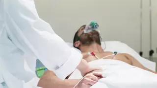 Ғалымдар коронавирус жұқтырған науқастарда қандай ауыр белгі болатынын анықтады